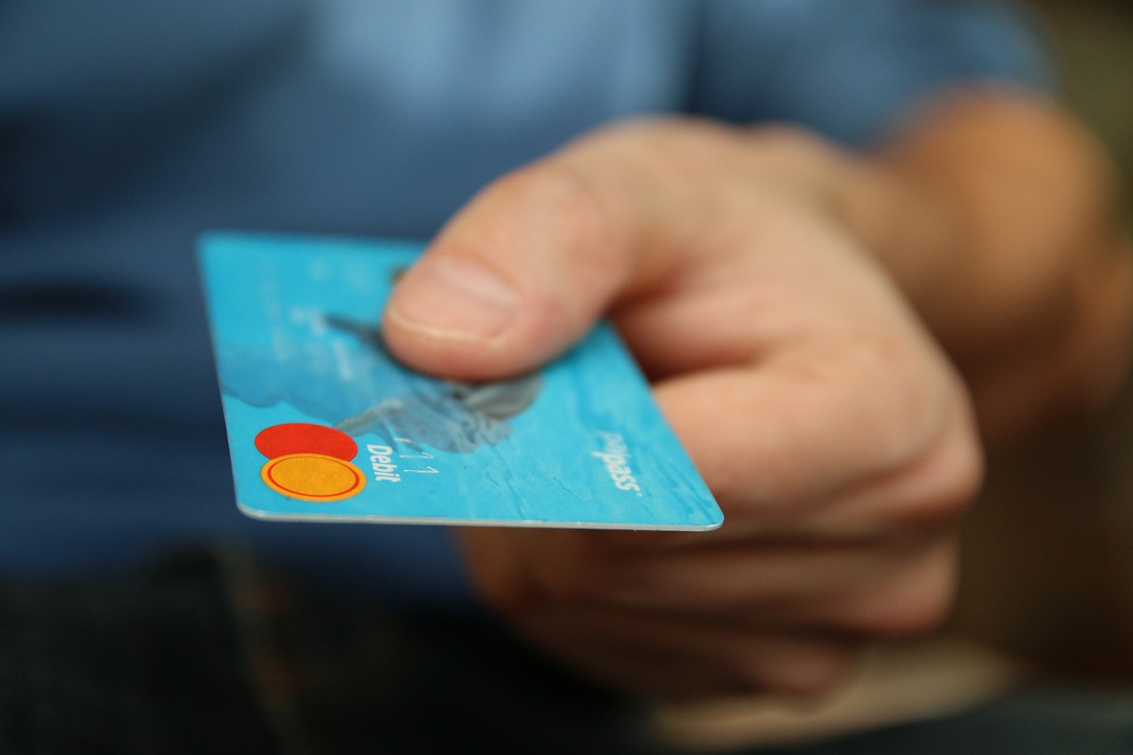  How to Choose the Right Credit Card: A Complete Guide